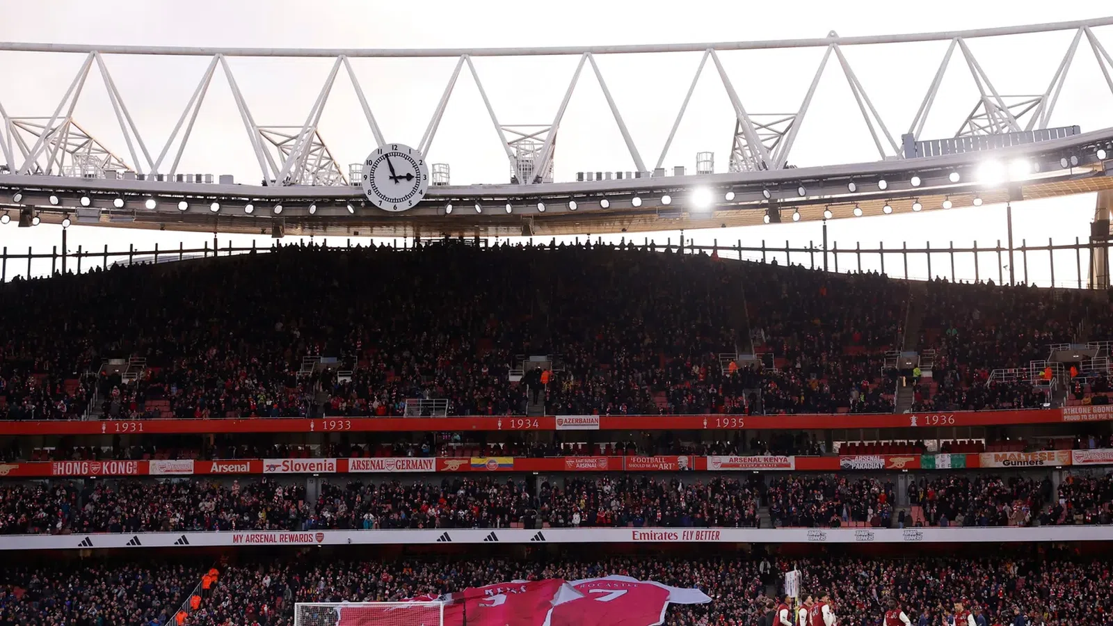 Emirates Stadium thumbnail 4
