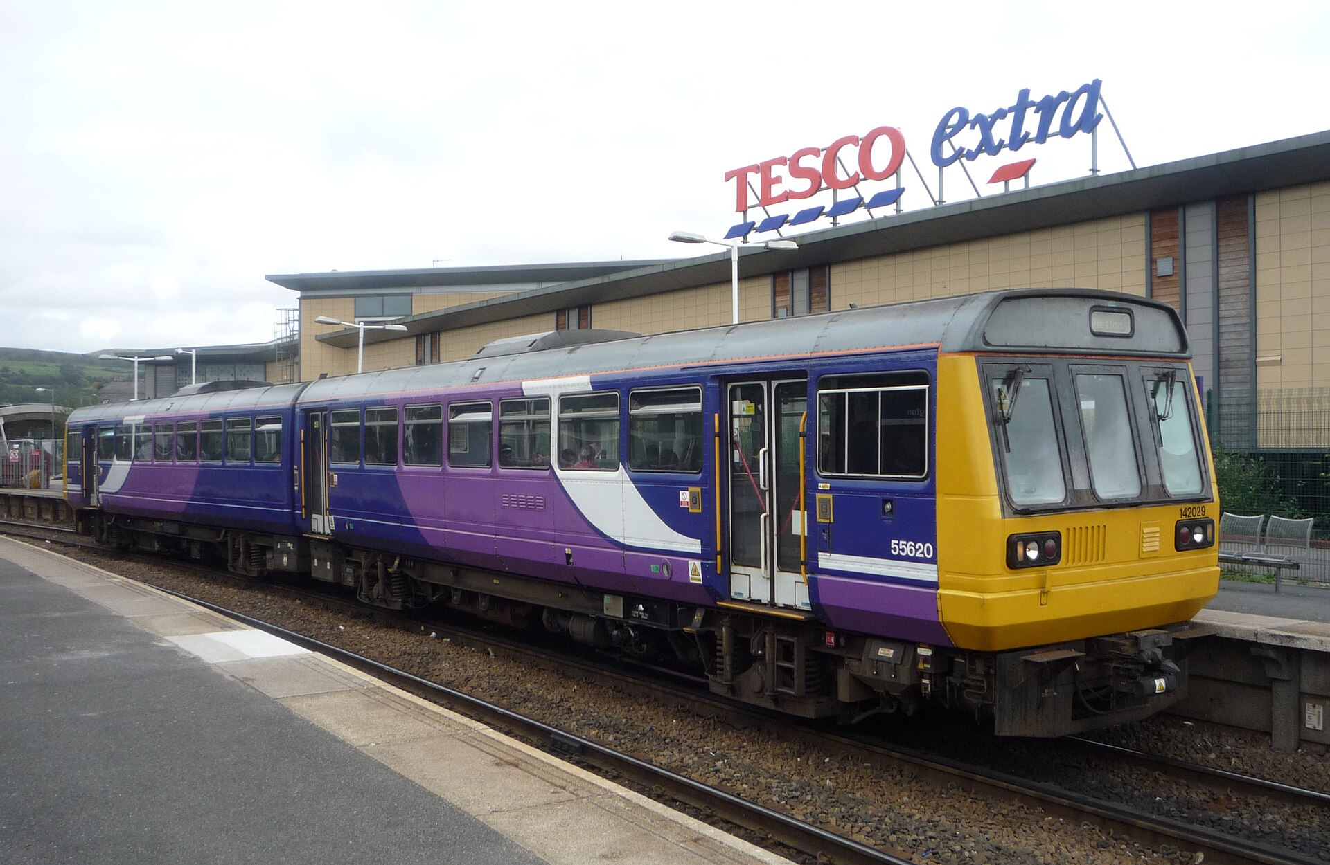 Accrington Railway Station - geograph.org.uk - 5904307.jpg · JThomas · CC BY-SA 2.0