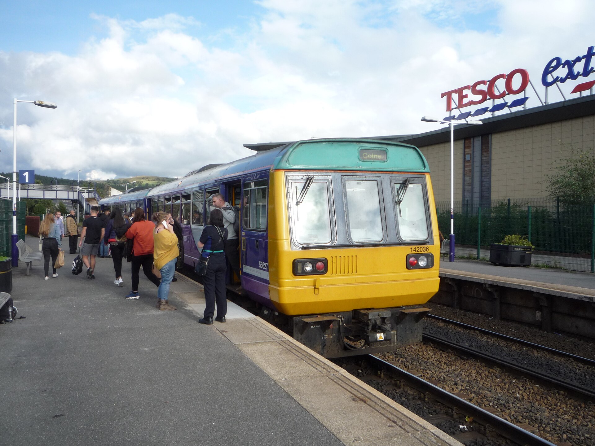 Accrington Railway Station - geograph.org.uk - 5913414.jpg · JThomas · CC BY-SA 2.0