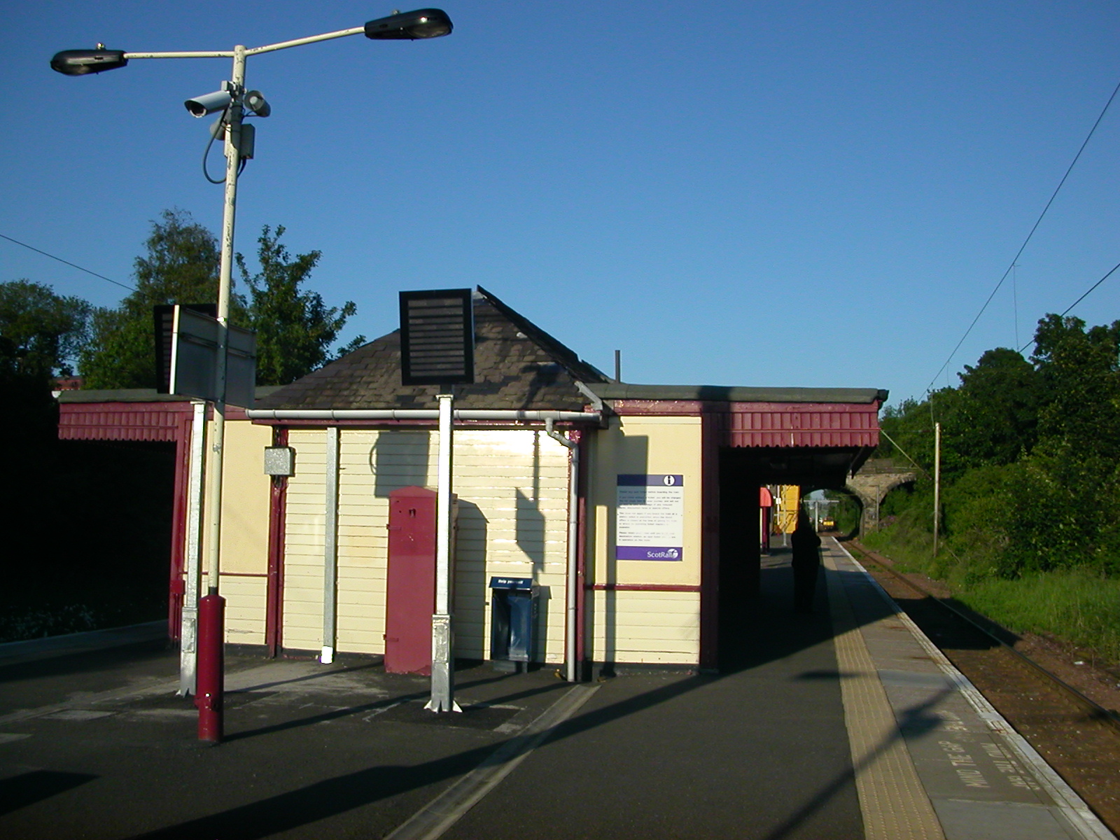 Kings Park Railway Station 02.JPG · Hassocks5489 at en.wikipedia · Public domain