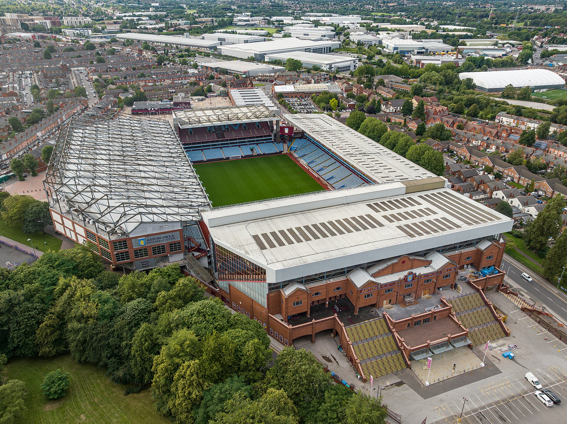 Birmingham aston villa park stadium.jpg · Arne Müseler · CC BY-SA 3.0 de