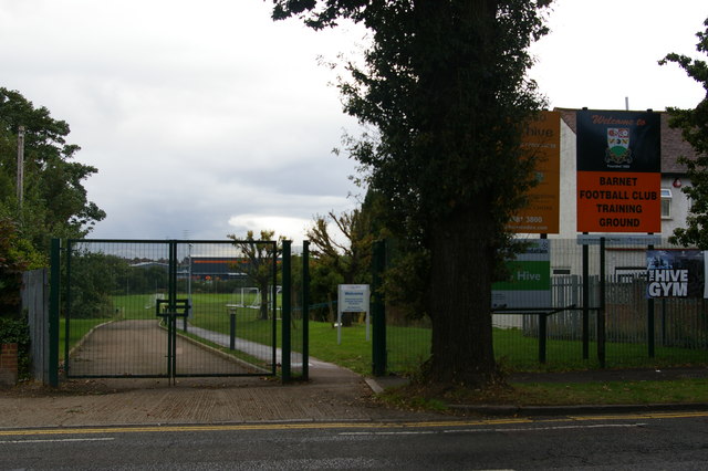 Entrance to The Hive, Whitchurch Lane · Christopher Hilton · CC BY-SA 2.0