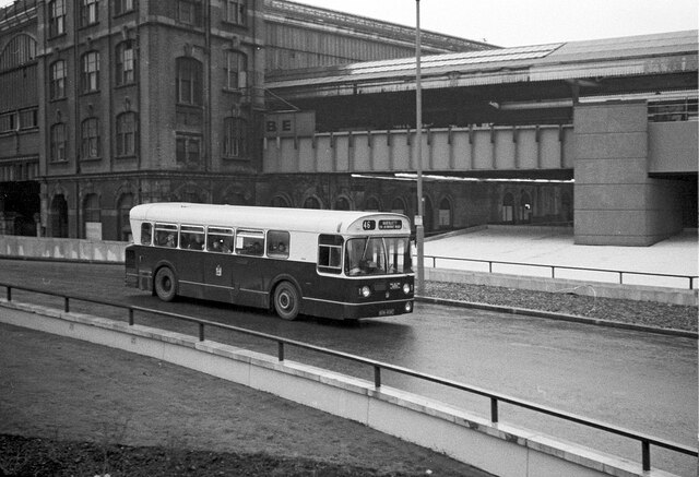 Birmingham City Transport 3468 passing Snow Hill Station - 1968 · Alan Murray-Rust · CC BY-SA 2.0