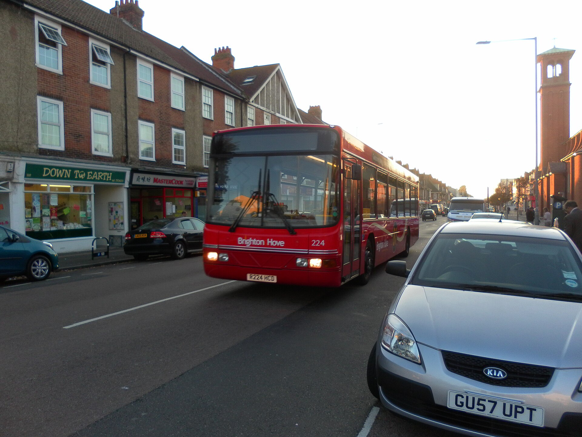 R224 HCD (Football Special) at Portland Road, Aldrington (6803285207).jpg · Matt Davis · CC BY 2.0