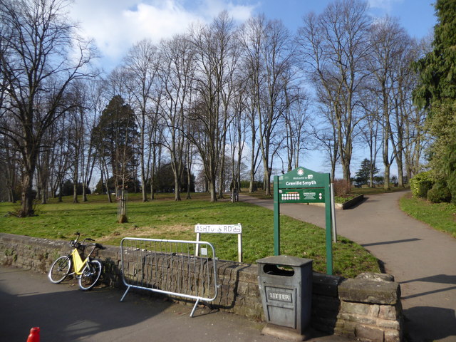 Greville Smyth Park, Ashton Gate · Eirian Evans · CC BY-SA 2.0