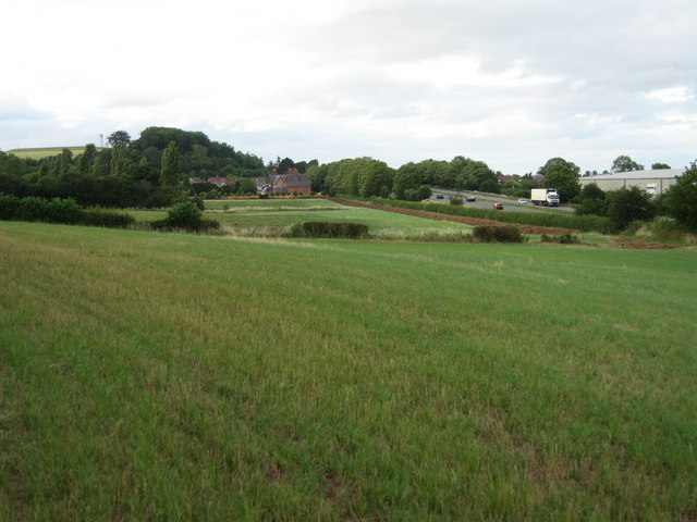 Farmland to the south of Forest Road, Shobnall, Burton upon Trent, Staffordshire. · Alan Slater · CC BY-SA 2.0