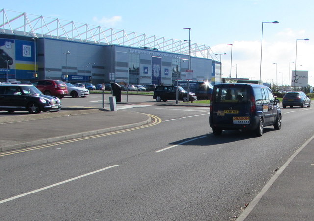 Dragon taxi, Brian Clark Way, Leckwith, Cardiff · Jaggery · CC BY-SA 2.0