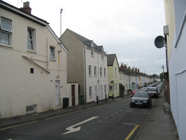 Roman Road IV - Cheltenham, Gloucestershire · Martin Richard Phelan · CC BY-SA 2.0