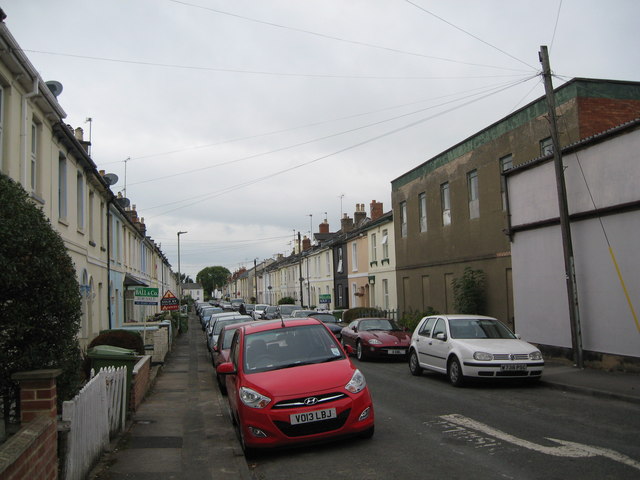Roman Road II - Cheltenham, Gloucestershire · Martin Richard Phelan · CC BY-SA 2.0