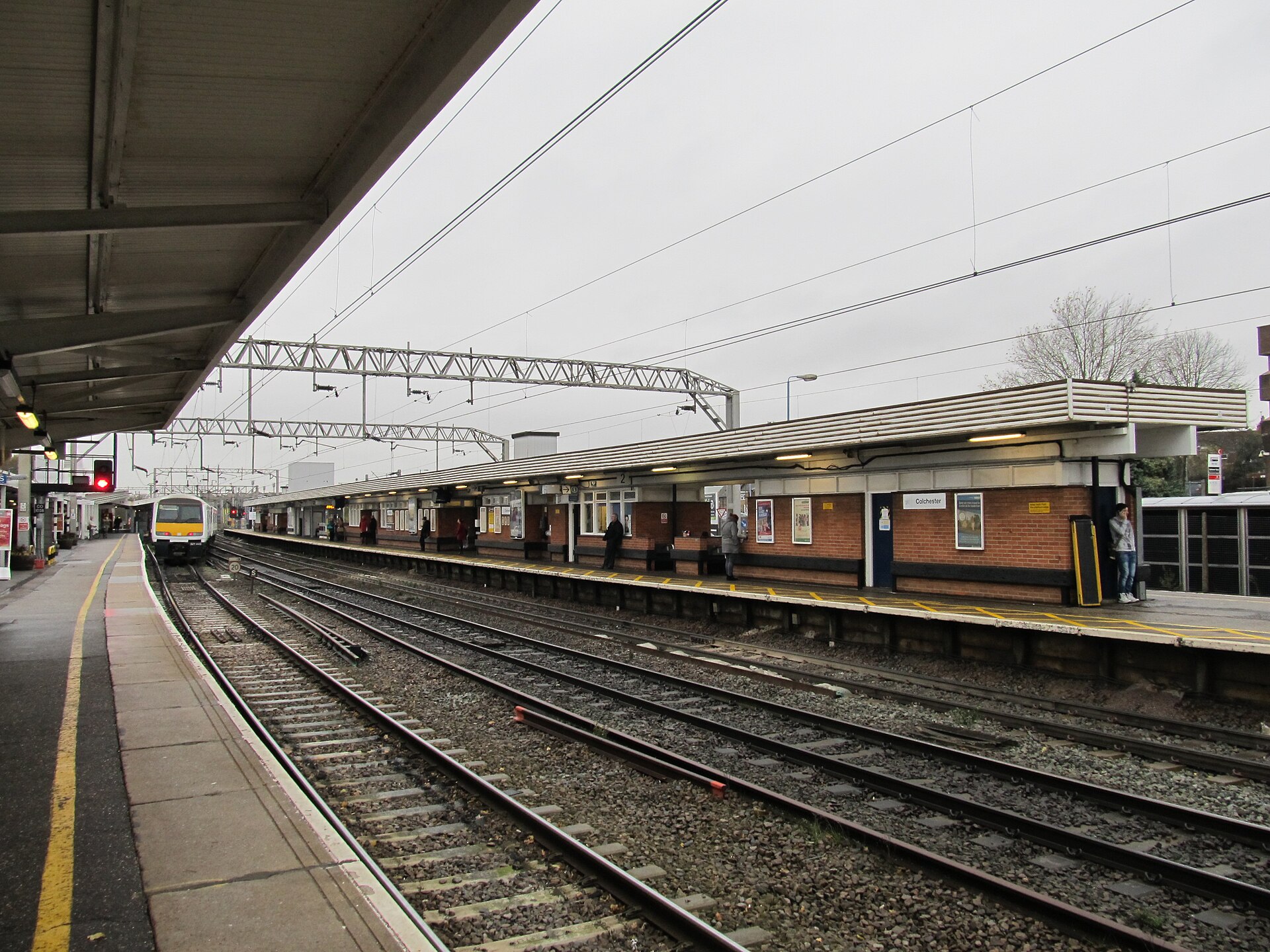 Colchester Railway Station - geograph.org.uk - 3231732.jpg · Richard Rogerson · CC BY-SA 2.0