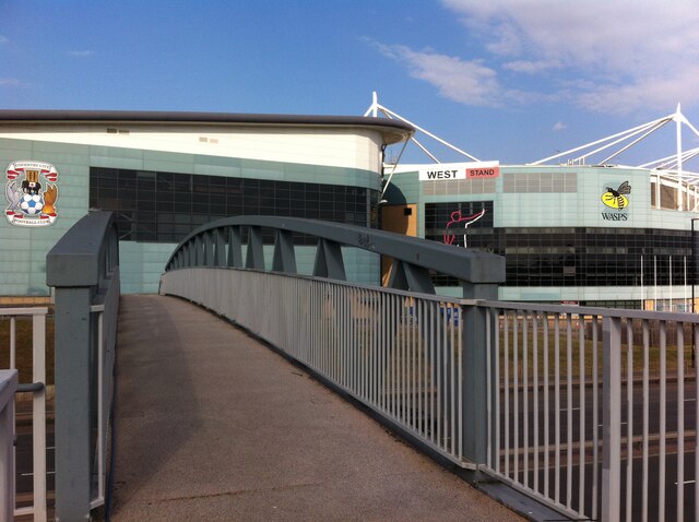 Footbridge over the A444 Jimmy Hill Way by Coventry stadium · A J Paxton · CC BY-SA 2.0