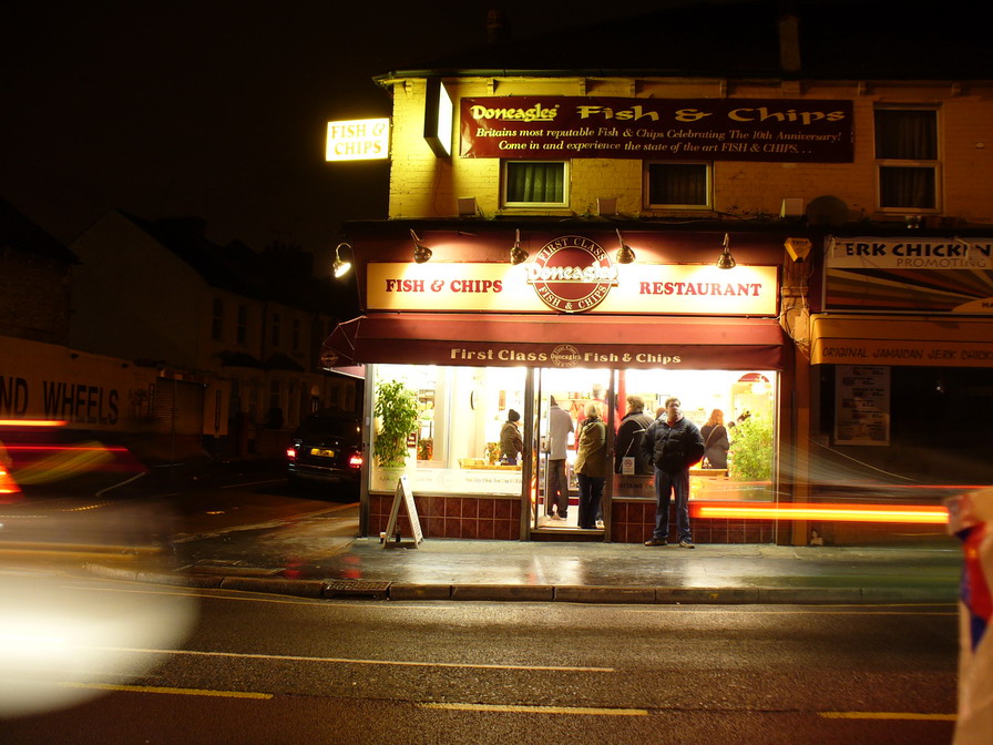 Fish & Chips place near Selhurst Park Stadium (Crystal Palace), South Norwood, London - panoramio.jpg · jeffwarder · CC BY-SA 3.0