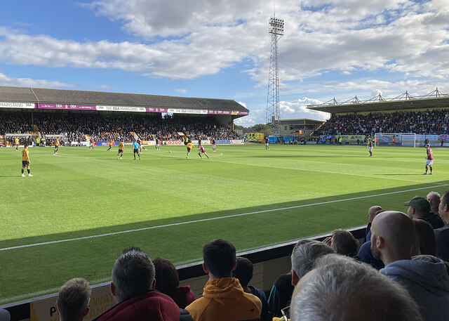 Kick-off at The Abbey Stadium · John Sutton · CC BY-SA 2.0