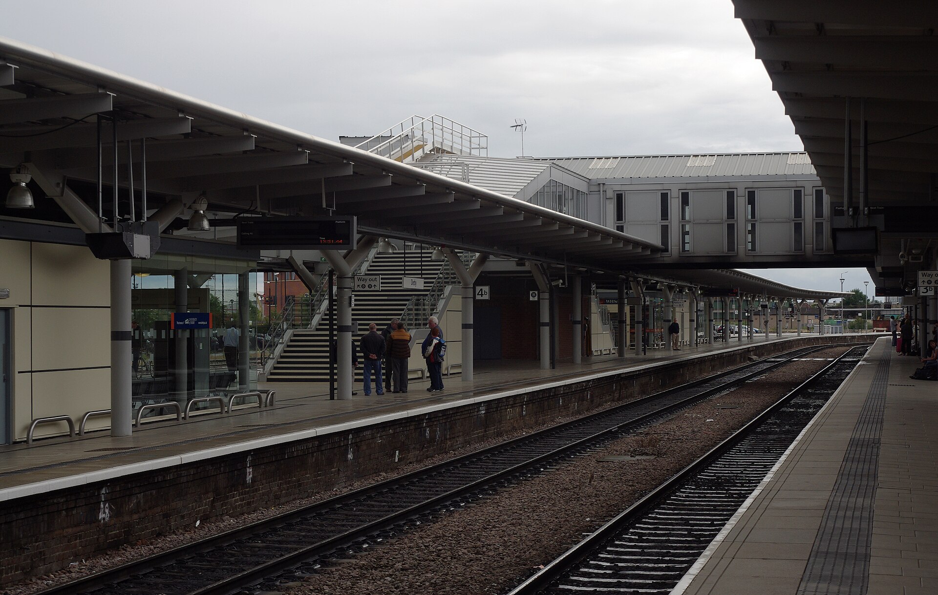 Derby railway station MMB 03.jpg · mattbuck ( category ) · CC BY-SA 3.0