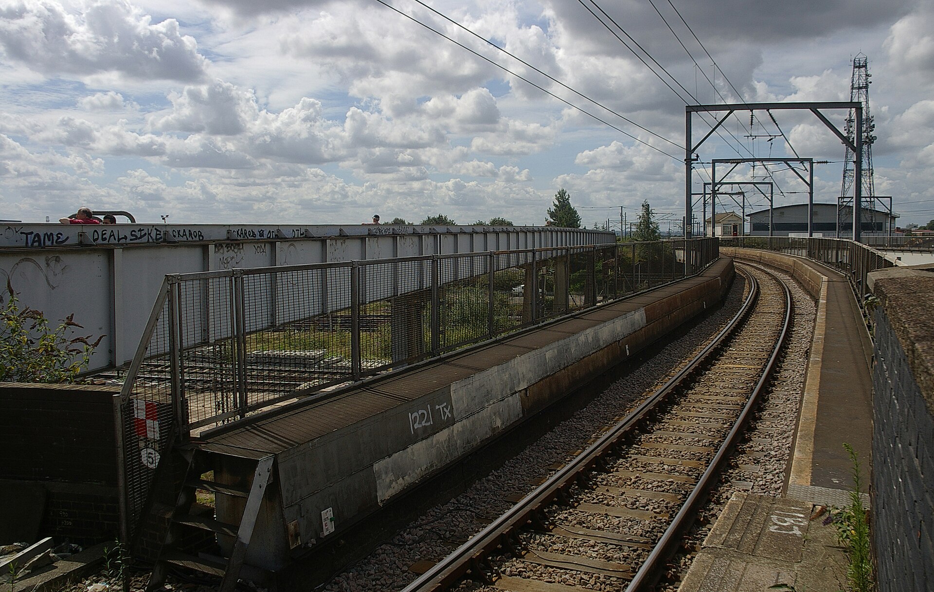Willesden Junction station MMB 12.jpg · mattbuck ( category ) · CC BY-SA 3.0