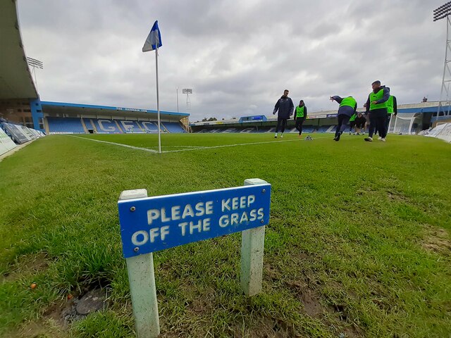 Keep off the grass · Steve Daniels · CC BY-SA 2.0