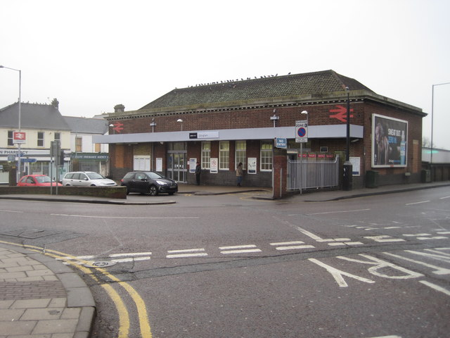 Gillingham railway station, Kent, 2010 · Nigel Thompson · CC BY-SA 2.0