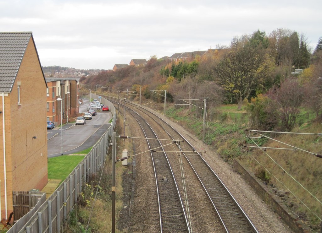 Beeston railway station (site), Leeds (geograph 3773017).jpg · Nigel Thompson · CC BY-SA 2.0
