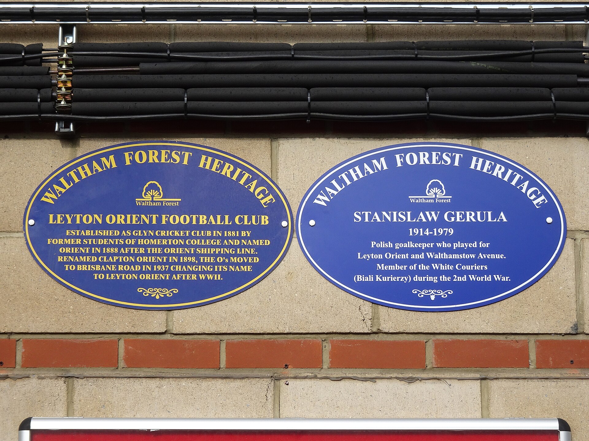 Stanislaw Gerula and Leyton Orient Football Club plaques - Oliver Road Leyton London E10 5NF.jpg · Spudgun67 · CC BY-SA 4.0