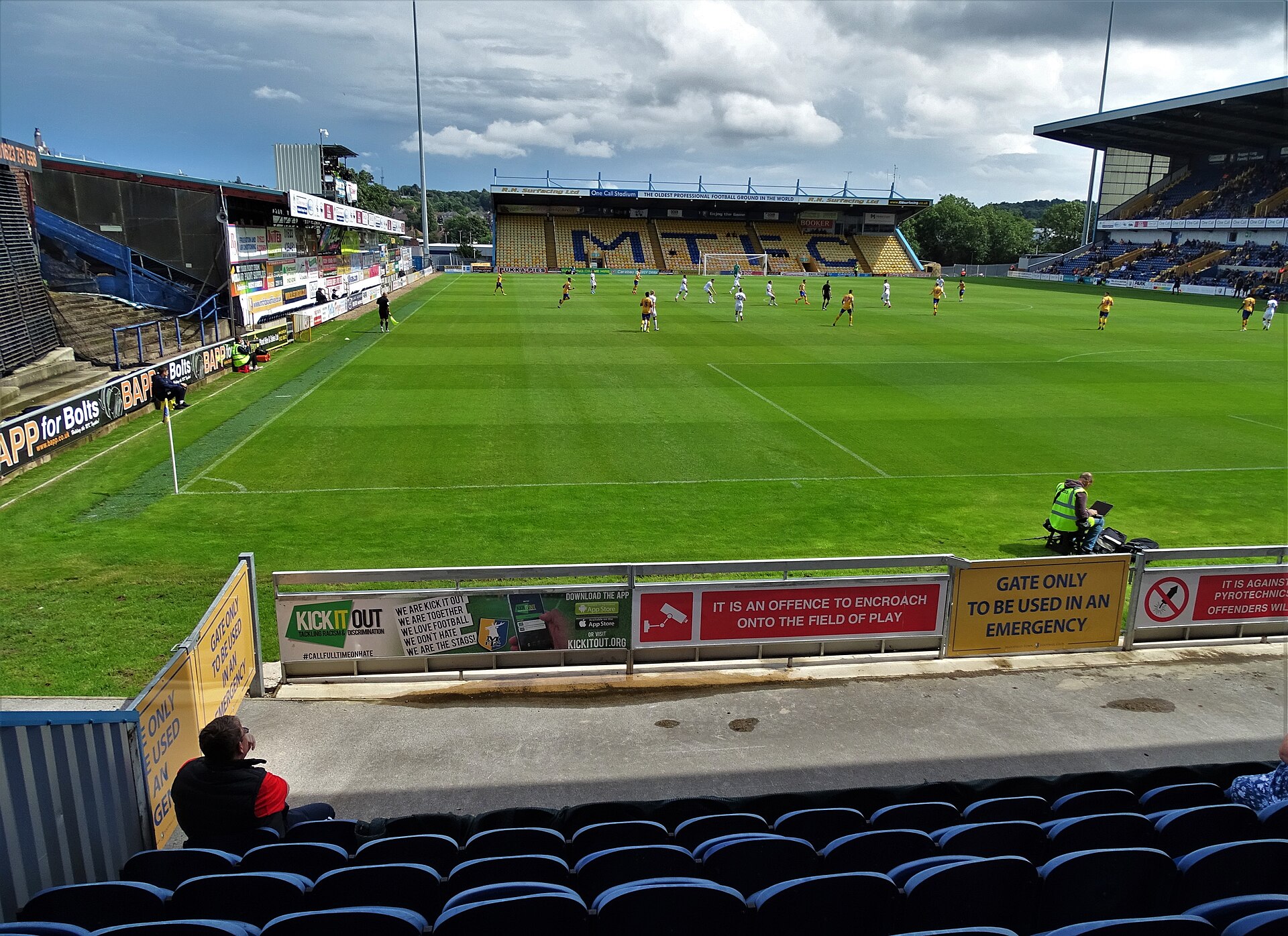 Mansfield Town's Stadium - geograph.org.uk - 6215913.jpg · Neil Theasby · CC BY-SA 2.0