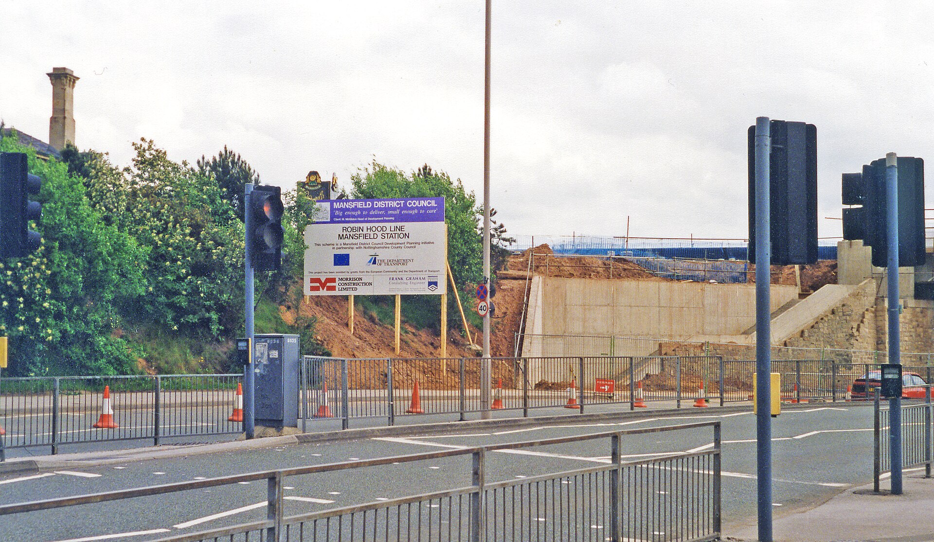 Mansfield station geograph-3779767-by-Ben-Brooksbank.jpg · Ben Brooksbank · CC BY-SA 2.0