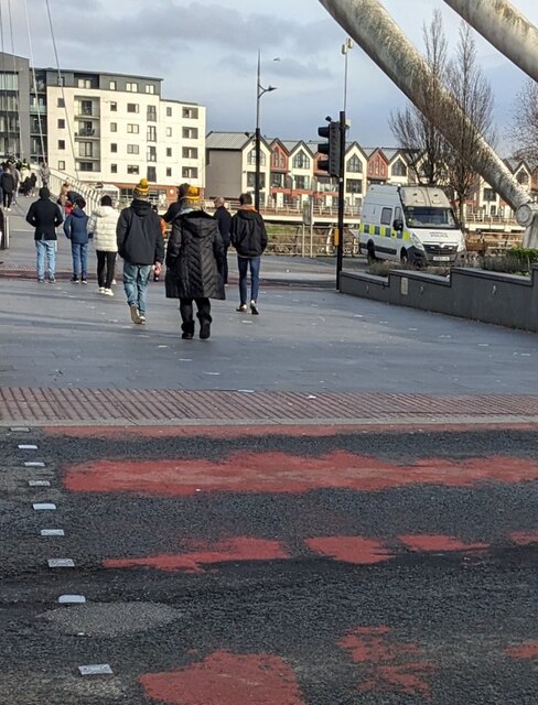 Walking towards the Big Match, Newport · Jaggery · CC BY-SA 2.0