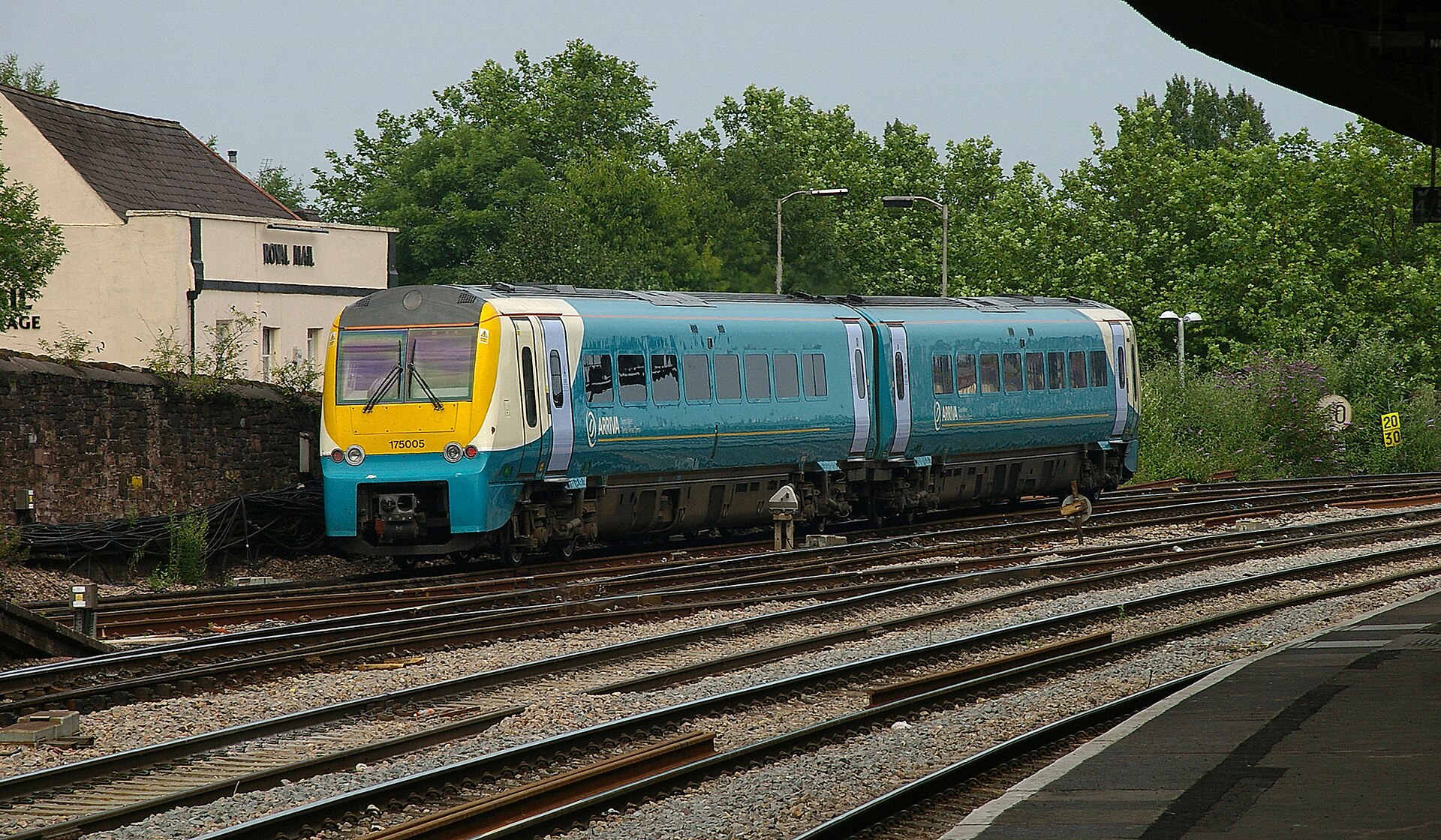 Newport railway station MMB 03 175005.jpg · mattbuck ( category ) · CC BY-SA 3.0