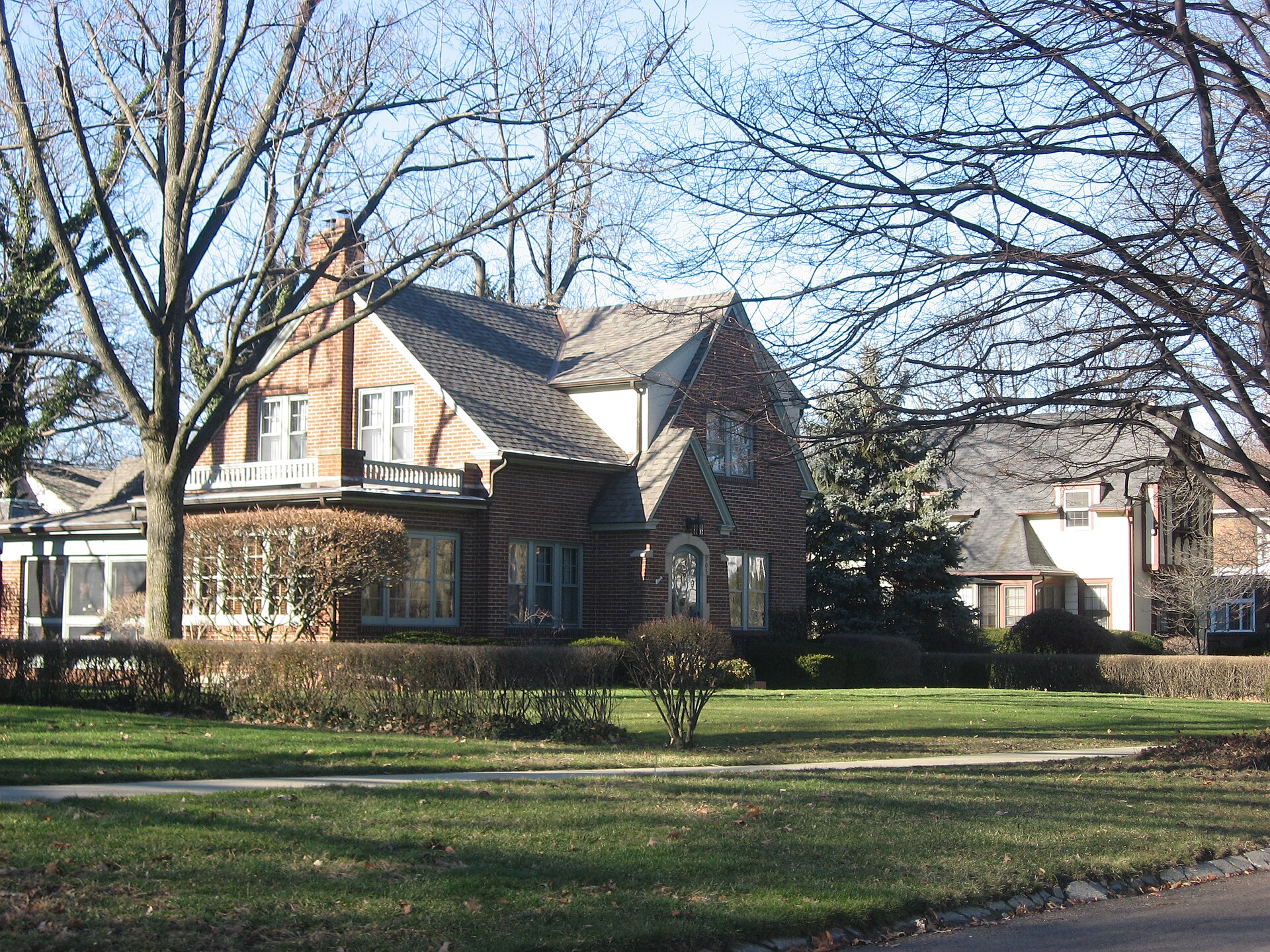 Berwyn and Meadow in Westwood.jpg · Nyttend · Public domain