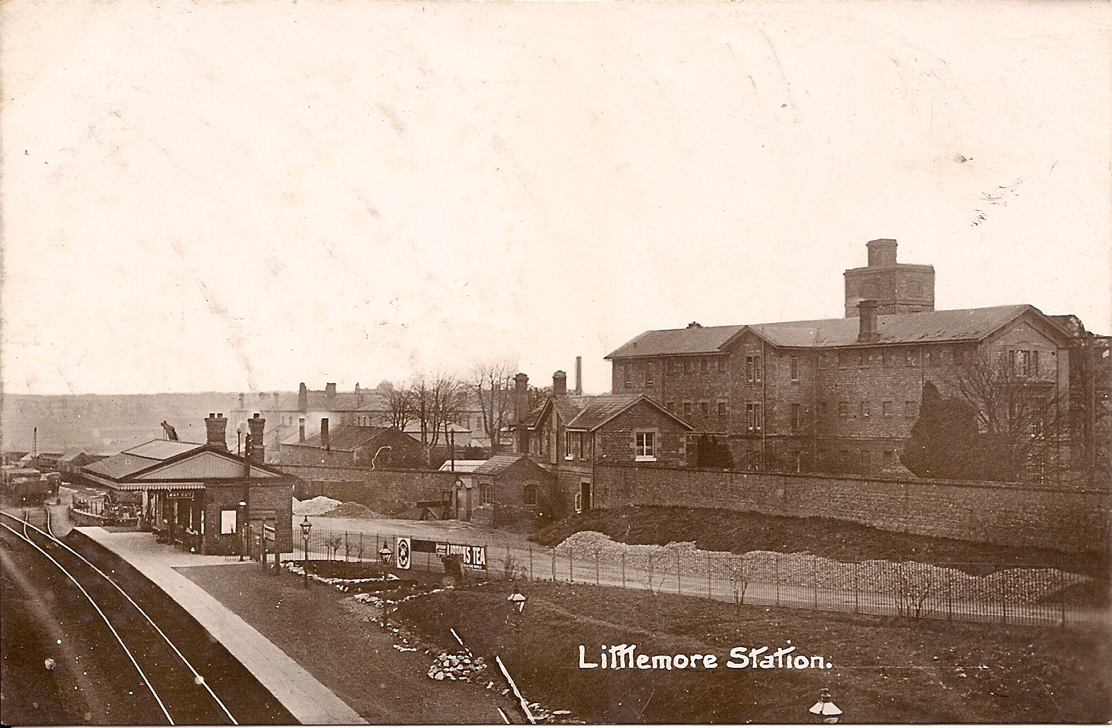 Littlemore railway station.jpg · Anonymous Unknown author · Public domain