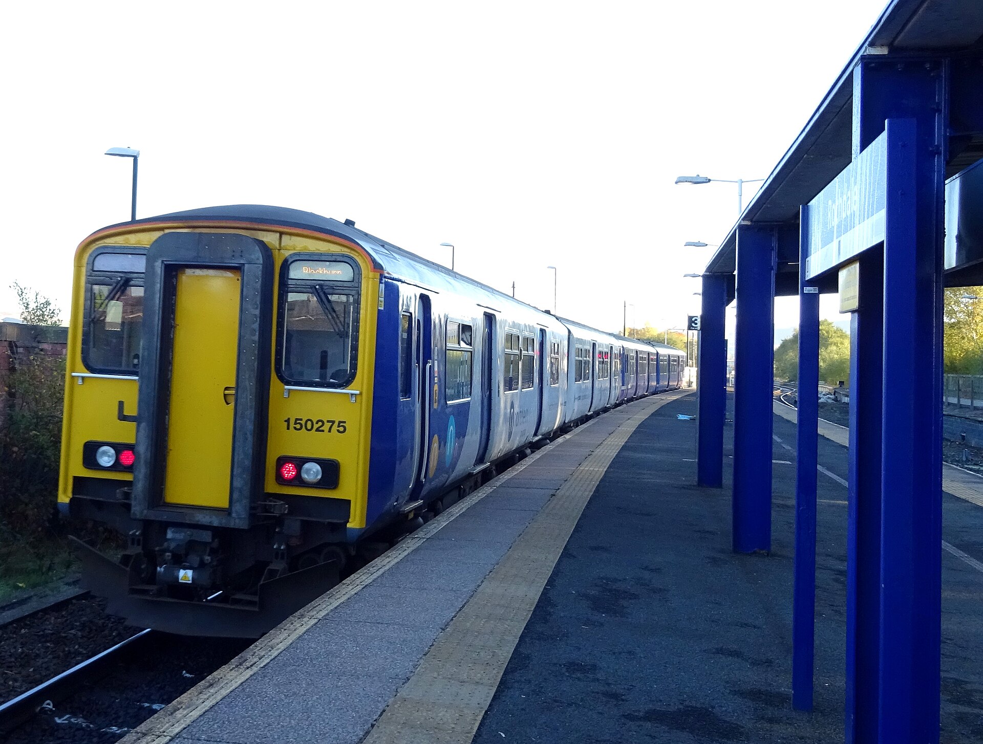 Rochdale Railway Station - geograph.org.uk - 5947542.jpg · JThomas · CC BY-SA 2.0