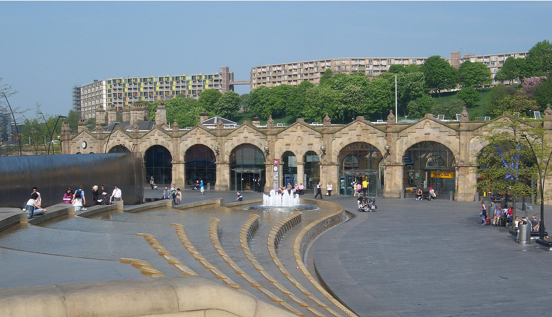 Sheffield Railway Station.jpg · Brendan De Souza · CC BY-SA 3.0