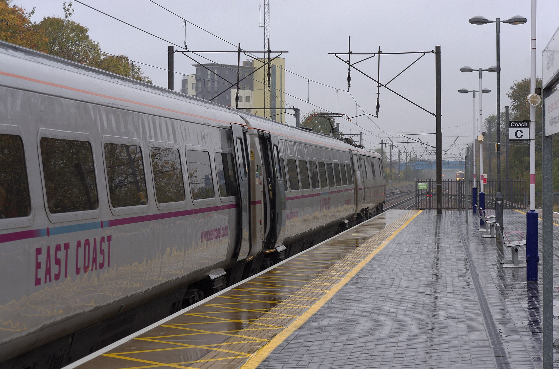 Stevenage railway station MMB 01 91132.jpg · mattbuck ( category ) · CC BY-SA 4.0