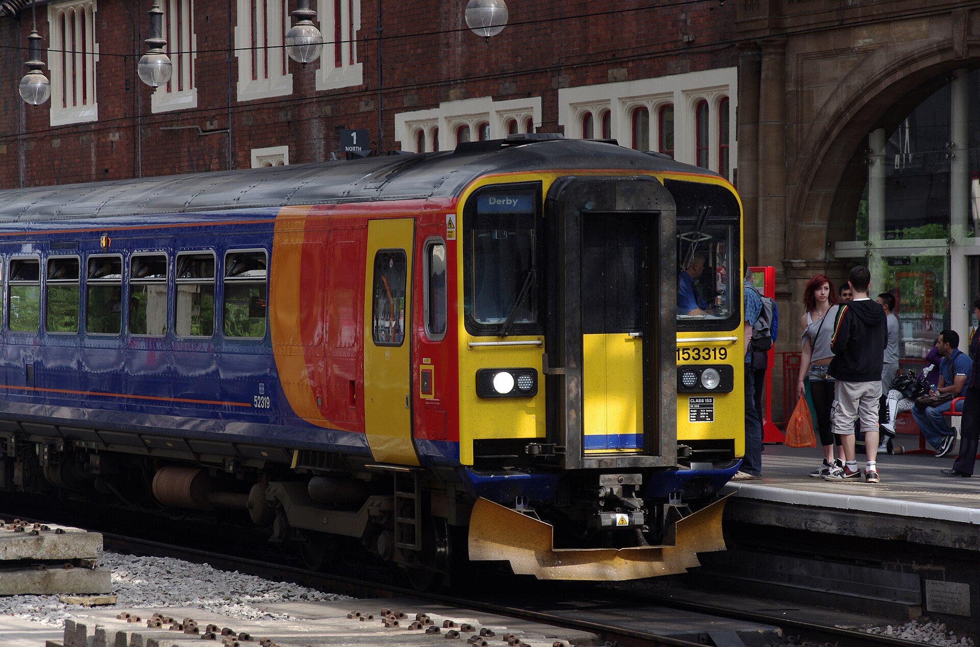 Stoke-on-Trent railway station MMB 04 153319.jpg · mattbuck ( category ) · CC BY-SA 3.0