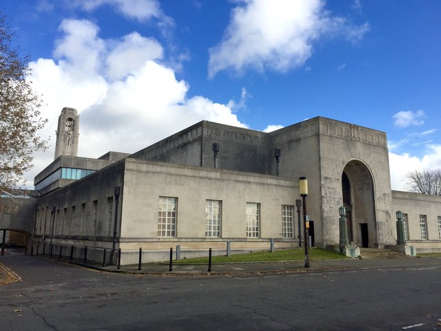 Guildhall, Swansea · Alan Hughes · CC BY-SA 2.0