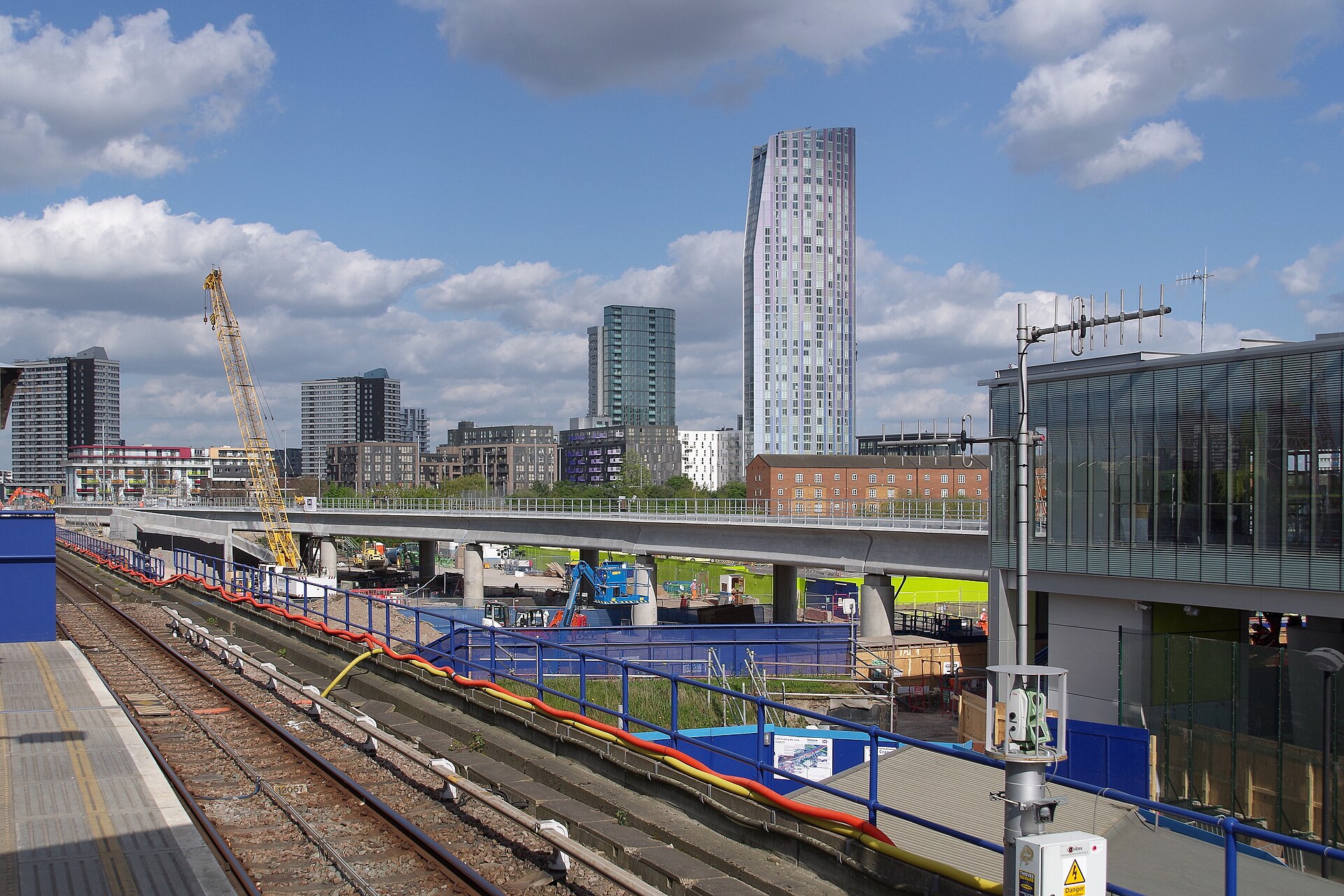 Pudding Mill Lane DLR station MMB 02.jpg · mattbuck ( category ) · CC BY-SA 4.0