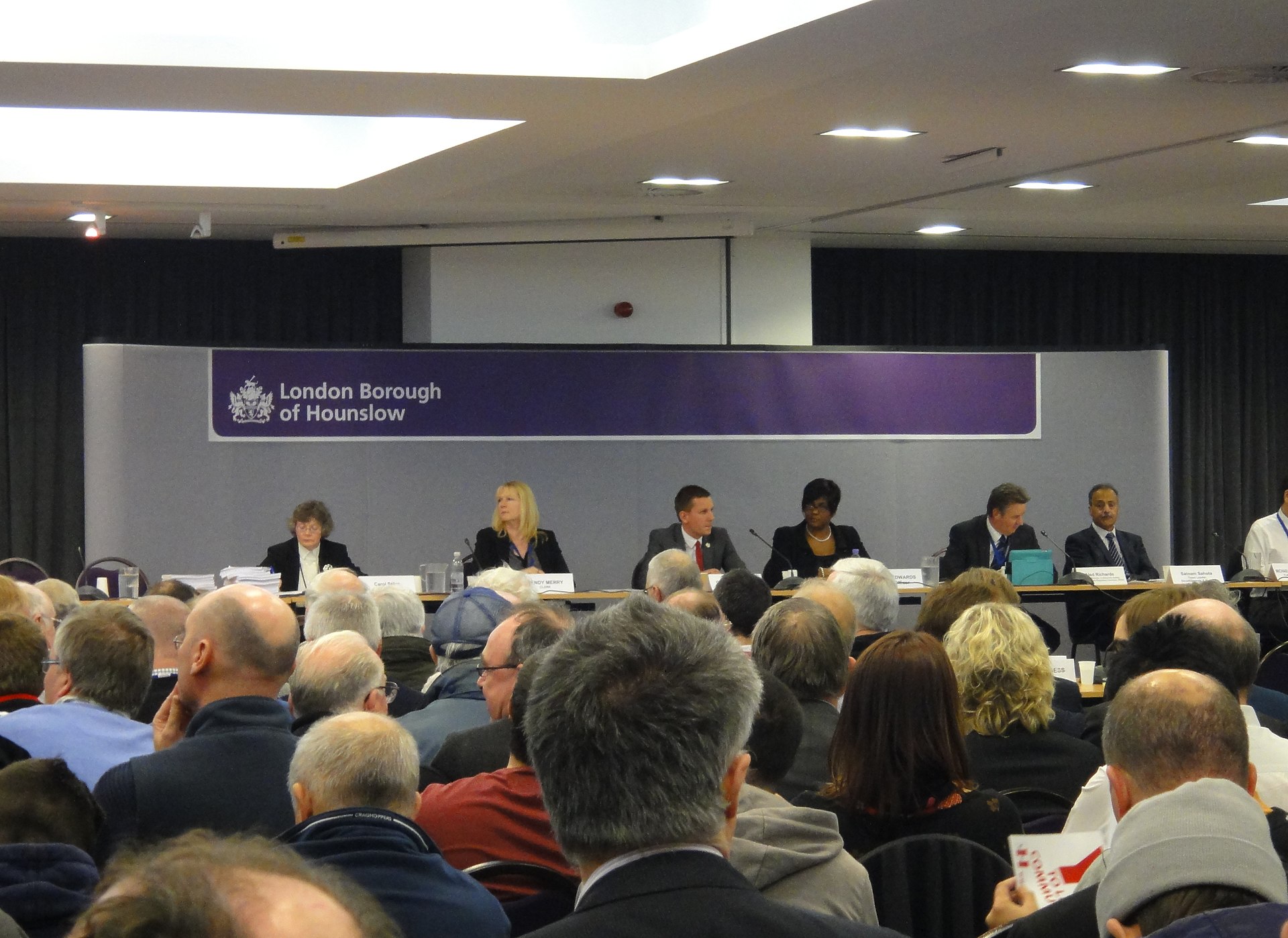 Hounslow Civic Centre - Dec 2013 - Councillors Give Approval for Brentford FC's New Stadium (11351456984).jpg · Gareth Williams from Redhill, England · CC BY 2.0